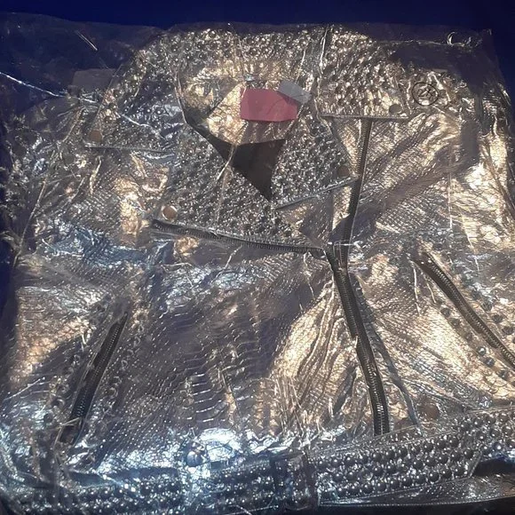 PLUS AZALEA WANG SILVER STUDDED OUT CROP MOTO - Picture 9 of 9